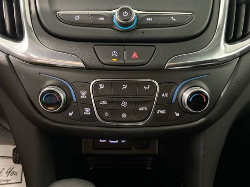 Used 2024 Chevrolet Equinox LT w/ LPO, Floor Liner Package FWD image 18