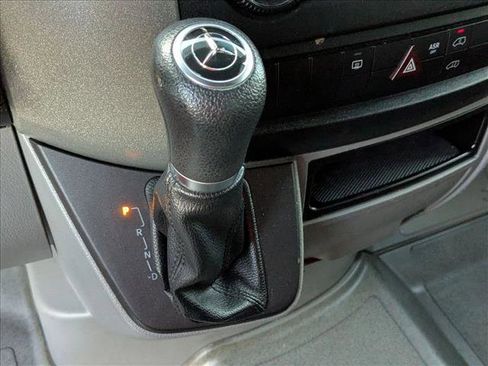 Used 2015 Mercedes-Benz Sprinter 2500 image 13