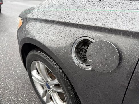 Used 2016 Ford Fusion Energi Titanium w/ Driver Assist Package image 4