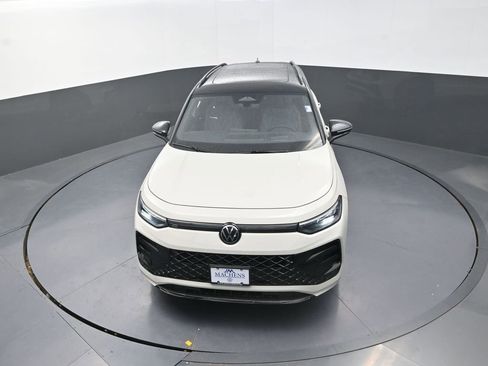 New 2026 Volkswagen Tiguan SE R-Line image 13