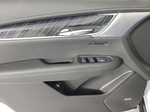Certified 2023 Cadillac XT6 Premium Luxury FWD image 21