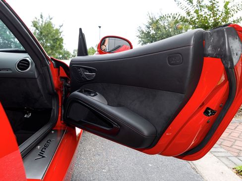 Used 2017 Dodge Viper GTC RWD image 12