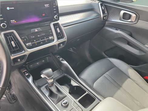 Used 2022 Kia Sorento S image 33