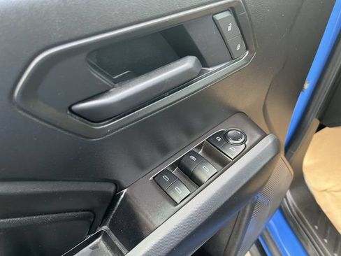 Used 2025 Chevrolet Colorado Trail Boss AWD/4WD image 17