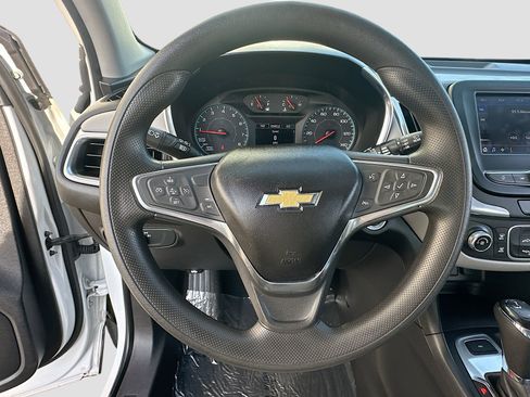 Used 2020 Chevrolet Equinox LS image 11