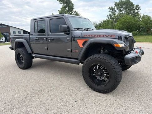 Used 2023 Jeep Gladiator Mojave w/ Cold Weather Group AWD/4WD image 4