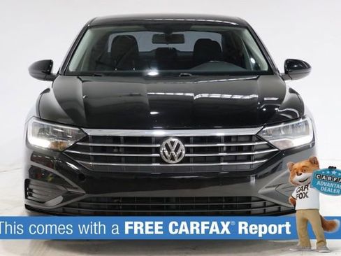 Used 2019 Volkswagen Jetta SE FWD image 2