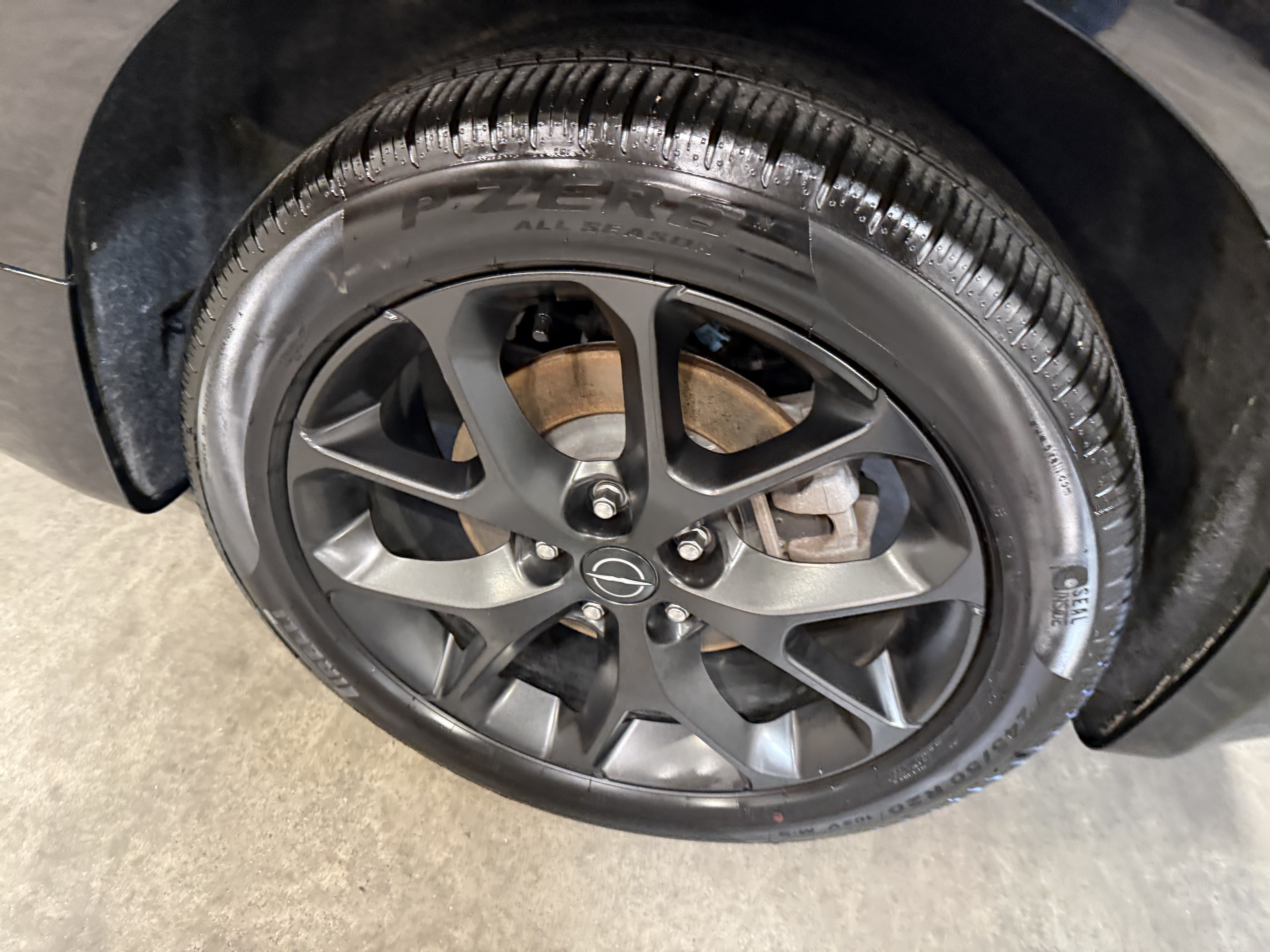 Certified 2025 Chrysler Pacifica Limited AWD/4WD image 26