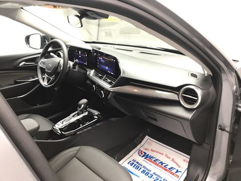 Used 2025 Chevrolet Trax ACTIV w/ Driver Confidence Package image 22