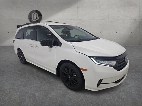Used 2024 Honda Odyssey Sport image 1