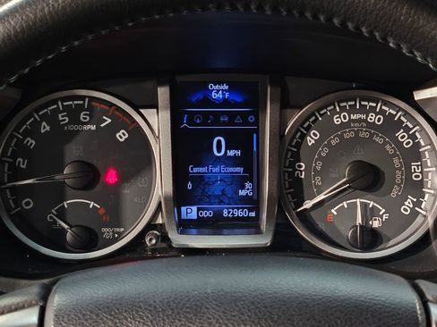 Used 2017 Toyota Tacoma Limited image 15