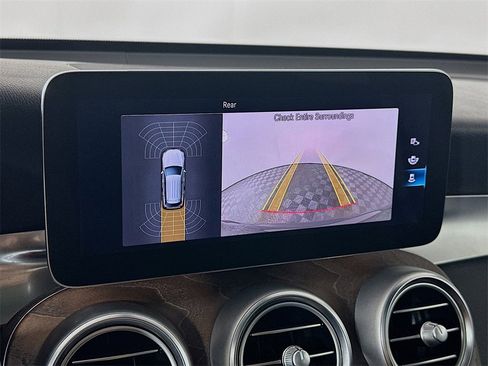 Used 2021 Mercedes-Benz GLC 300 GLC 300 w/ Premium Package image 20