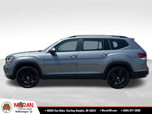 Certified 2023 Volkswagen Atlas SE w/ Panoramic Sunroof Package AWD/4WD image 2