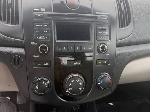 Used 2012 Kia Forte LX FWD image 3