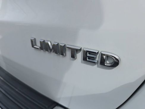 Certified 2017 Jeep Grand Cherokee Limited AWD/4WD image 13