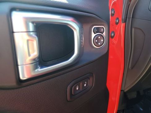 Used 2022 Jeep Wrangler Unlimited Rubicon w/ Trailer Tow Package image 18