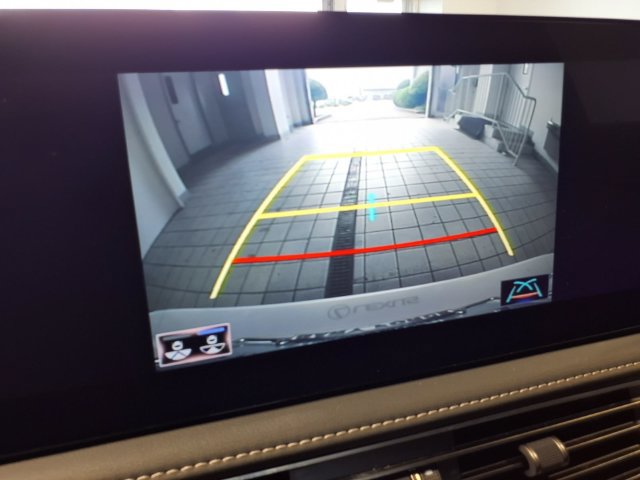 Used 2021 Lexus LS 500 w/ Accessory Package (Z2) RWD image 12