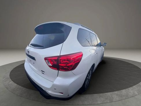 Used 2017 Nissan Pathfinder SL image 14