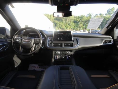 Used 2023 GMC Yukon XL AT4 w/ Technology Package image 8