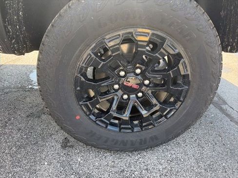 New 2026 GMC Canyon Elevation w/ Convenience Package image 11