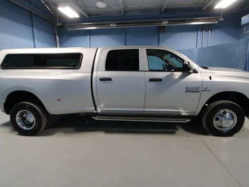 Used 2017 RAM 3500 Tradesman w/ Chrome Appearance Group image 28