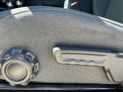 Certified 2025 Jeep Gladiator Sport AWD/4WD image 25