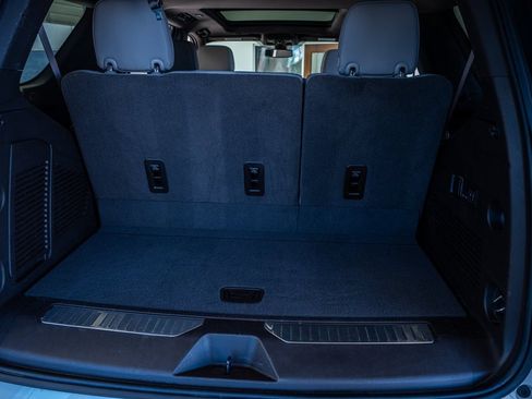 Used 2021 Chevrolet Tahoe Z71 w/ Luxury Package image 62