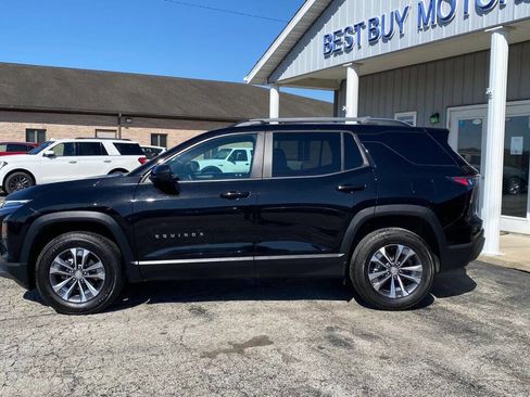 Used 2025 Chevrolet Equinox LT w/ Convenience Package II image 2