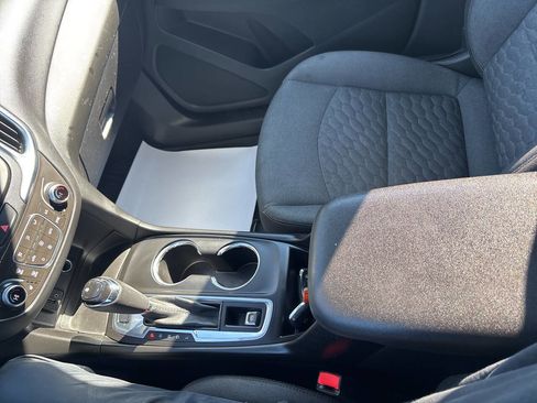 Used 2018 Chevrolet Equinox LT image 25