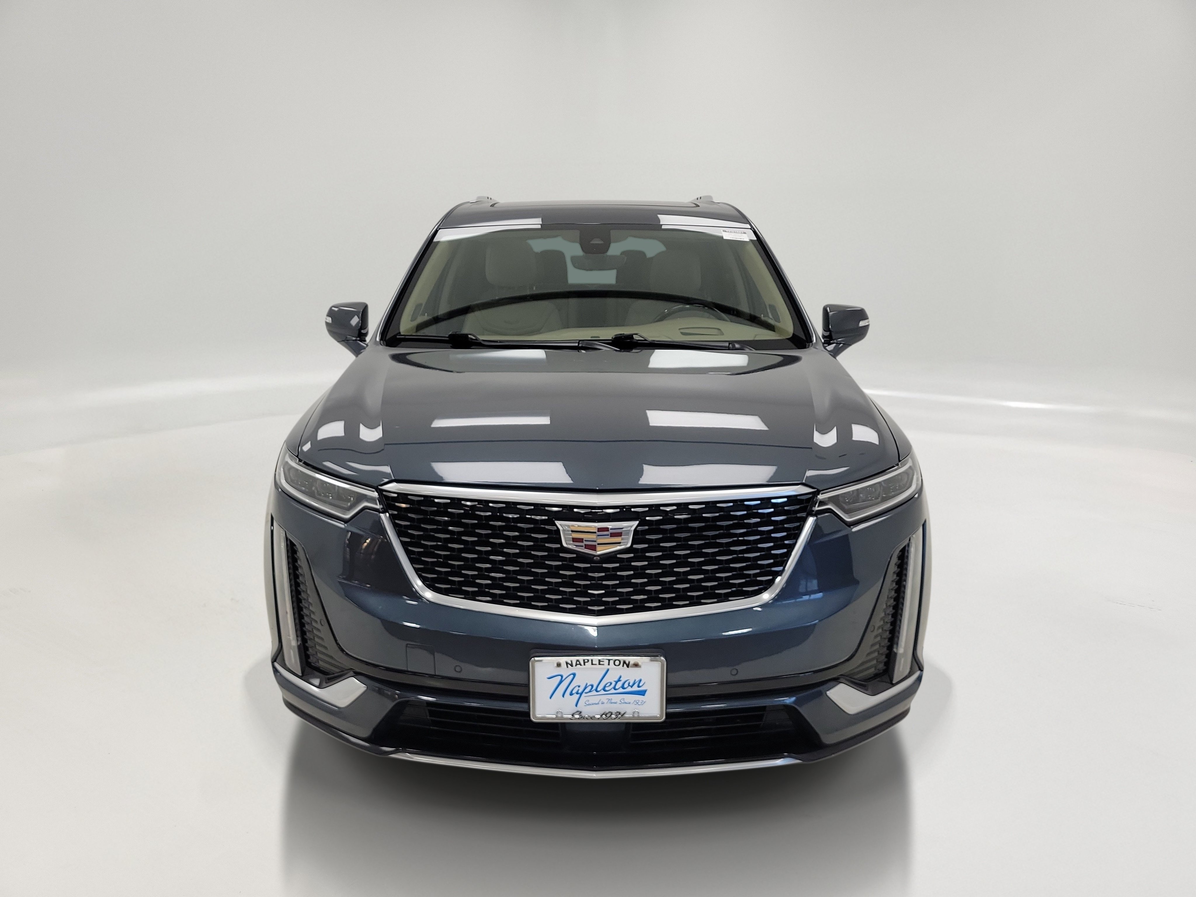 Used 2020 Cadillac XT6 Premium Luxury w/ Platinum Package AWD/4WD image 2