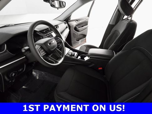 Certified 2023 Jeep Grand Cherokee Laredo w/ Luxury Tech Group I image 20