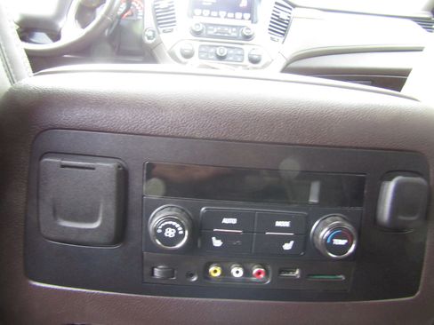 Used 2016 GMC Yukon XL Denali w/ Open Road Package image 18