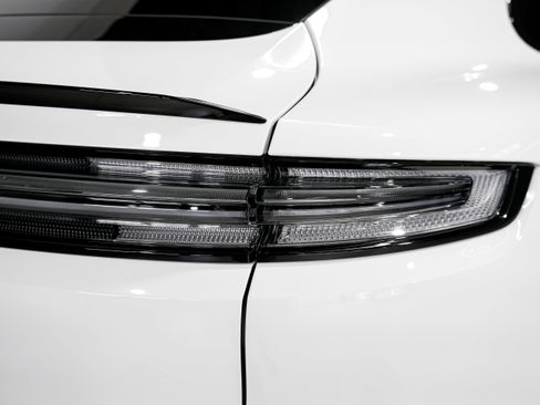 Used 2024 Porsche Cayenne w/ Premium Package Plus image 44