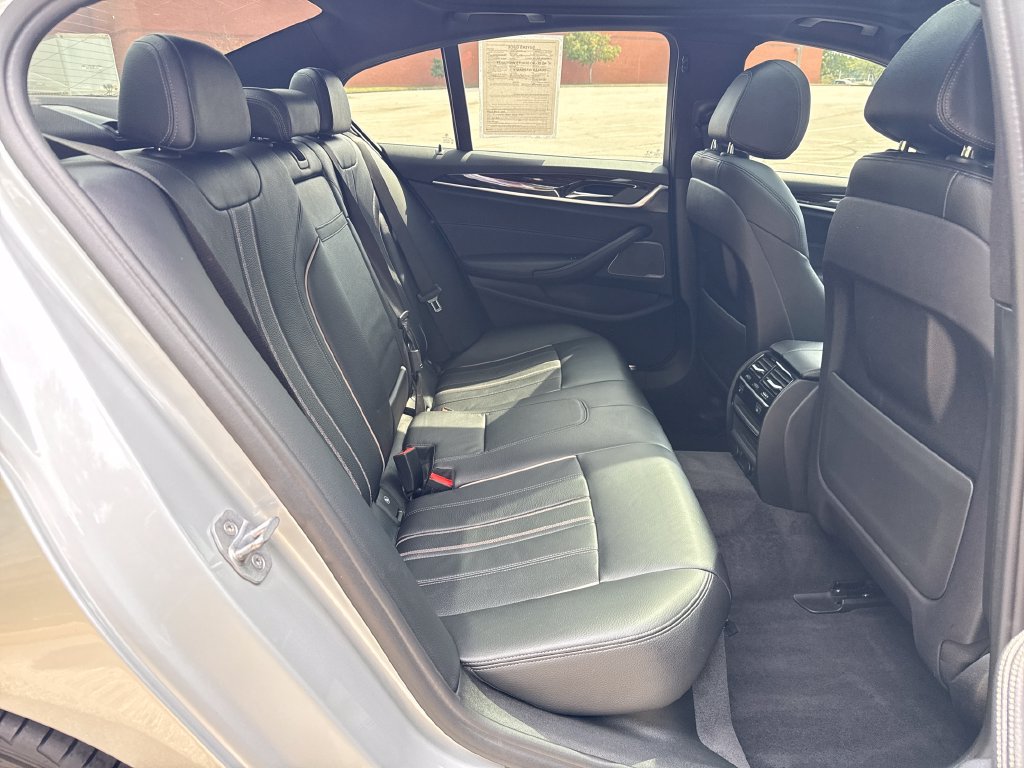 Used 2018 BMW 540i xDrive AWD/4WD image 30