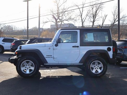Used 2015 Jeep Wrangler Sport w/ Connectivity Group image 4