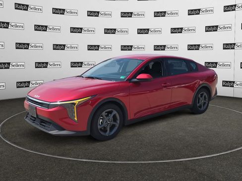 Used 2025 Kia K4 FWD image 2