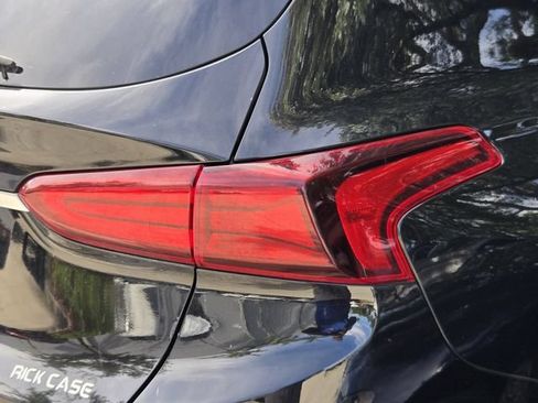 Used 2020 Hyundai Santa Fe SEL w/ Convenience Package FWD image 9