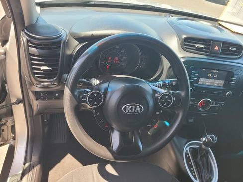 Used 2017 Kia Soul + FWD image 29