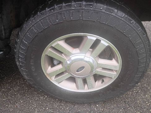 Used 2005 Ford F150 Lariat AWD/4WD image 22