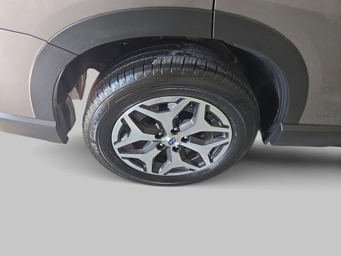 Used 2023 Subaru Forester Premium image 37