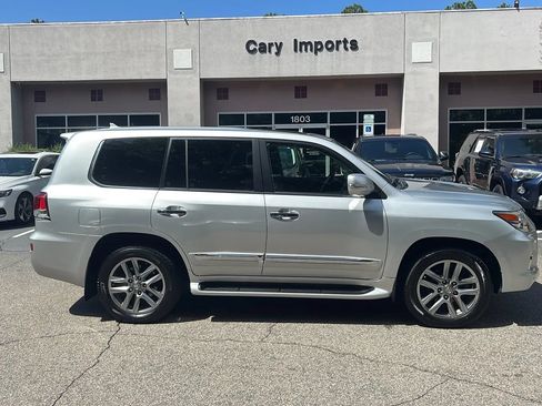 Used 2014 Lexus LX 570 4WD image 4