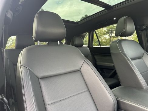 Used 2023 Volkswagen Atlas Cross Sport SEL R-Line image 29