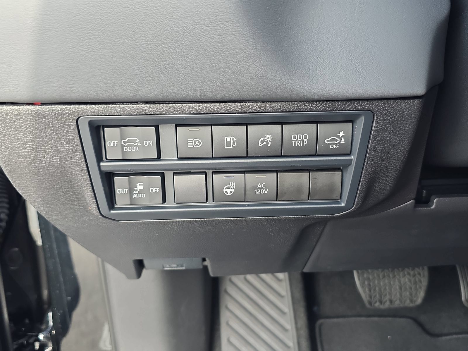 New 2026 Toyota Sequoia Platinum AWD/4WD image 22