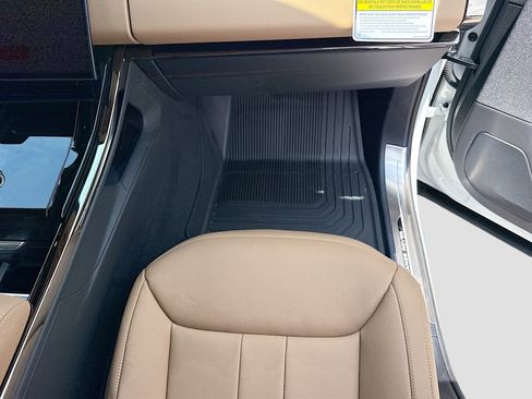 New 2026 Land Rover Range Rover Sport SE AWD/4WD image 18