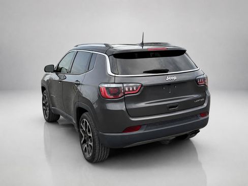 Used 2018 Jeep Compass Limited w/ Navigation Group FWD image 3