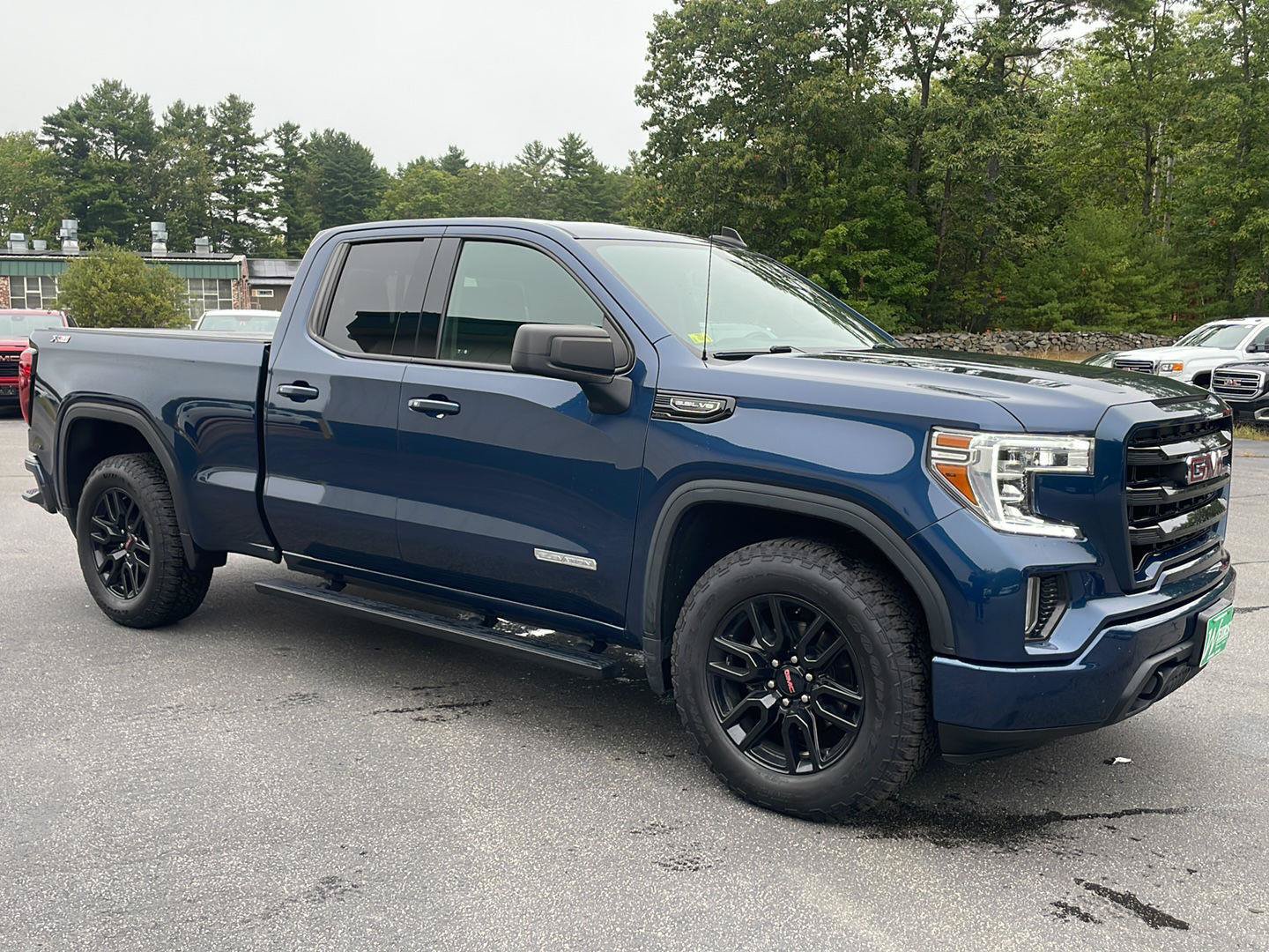 Used 2022 GMC Sierra 1500 Elevation AWD/4WD image 2