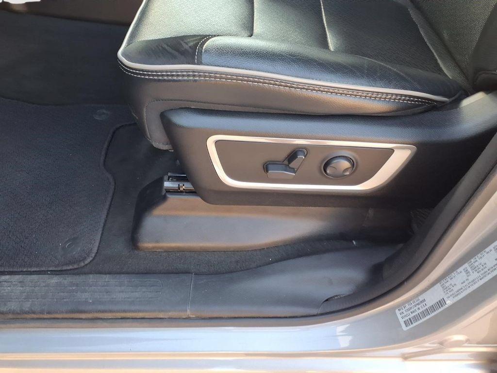 Used 2023 RAM 1500 Laramie AWD/4WD image 23