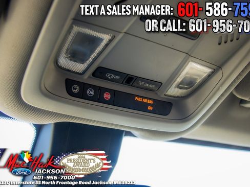 Used 2019 Chevrolet Equinox LT w/ Driver Convenience Package image 18