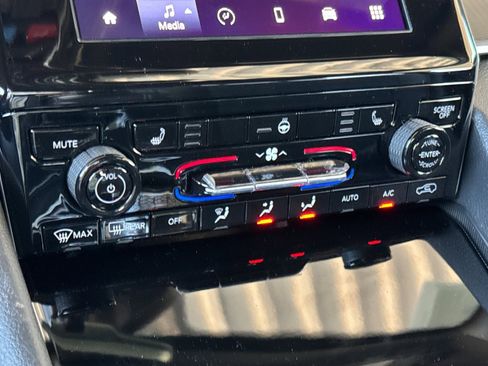 Certified 2025 Jeep Grand Cherokee L Altitude image 20