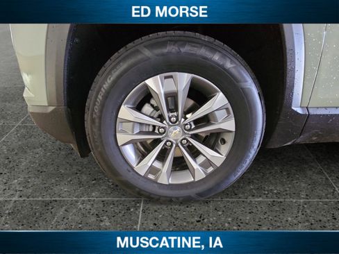 Certified 2025 Chevrolet Equinox LT w/ Safety and Technology Package image 9